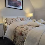Dublin - 3 Bedroom Cosy Home - Sleeps Max 7