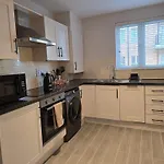 Dublin - 3 Bedroom Cosy Home - Sleeps Max 7