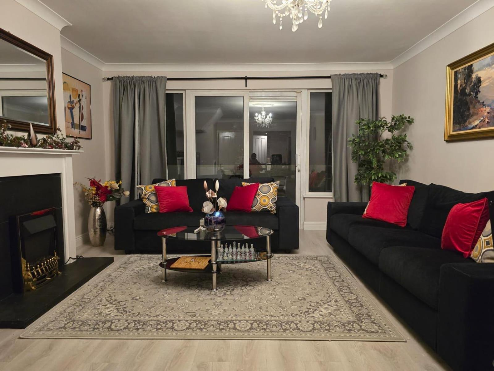 Holiday home - 3 Bedroom Cosy - Sleeps Max 7 Dublin