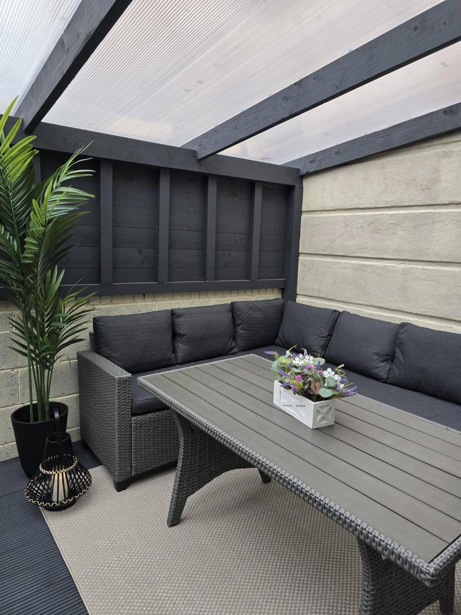 - 3 Bedroom Cosy - Sleeps Max 7 *