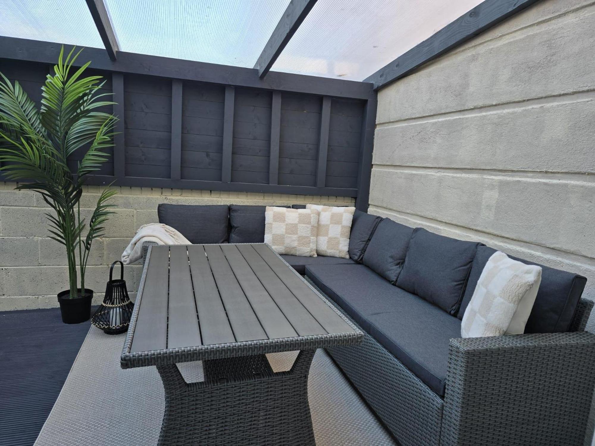 - 3 Bedroom Cosy - Sleeps Max 7 * Dublin